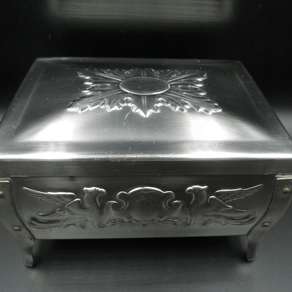 szkatułka, retro, styl retro, vintage, styl vintage, PRL, wyposażenie wnętrz, wystrój wnętrz,