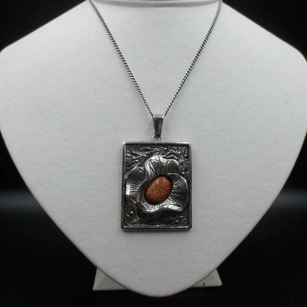 wisiorek z oczkiem srebro