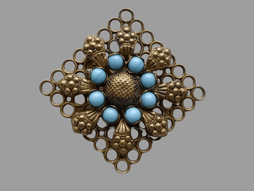 POZŁACANA BROSZKA Z TURKUSAMI pozłacana broszka
